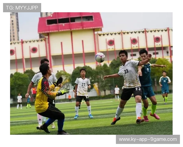 “校园足球联赛火热进行，激发青少年足球兴趣”，全国青少年校园足球特色学校汇报材料