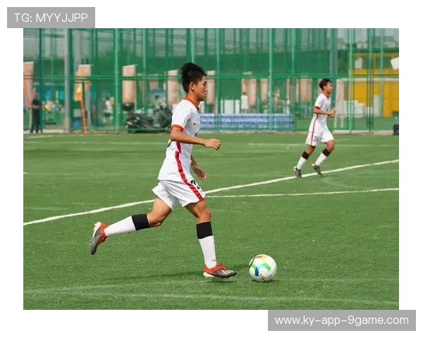 “青少年足球爱好者云集首届线上比赛”，青少年足球赛事app