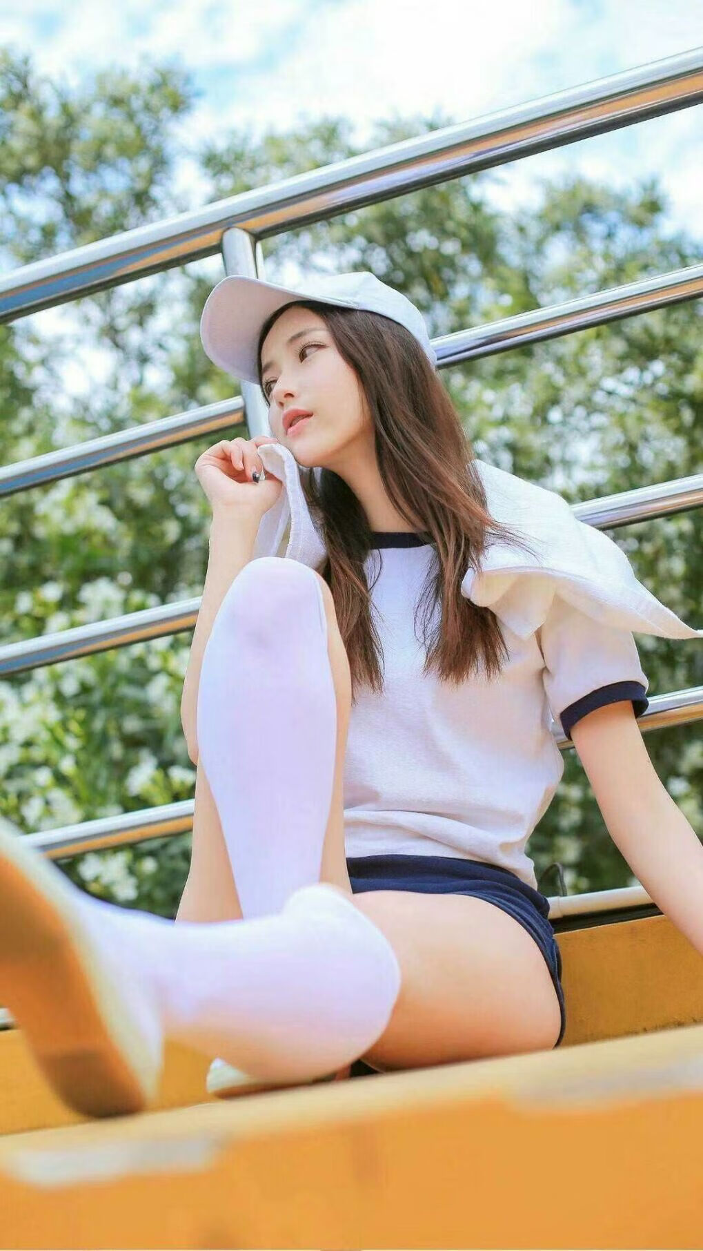 九游网页版官网-莱谢恩·卡萨斯用坚韧精神征服赛场挑战，萨拉·莱恩