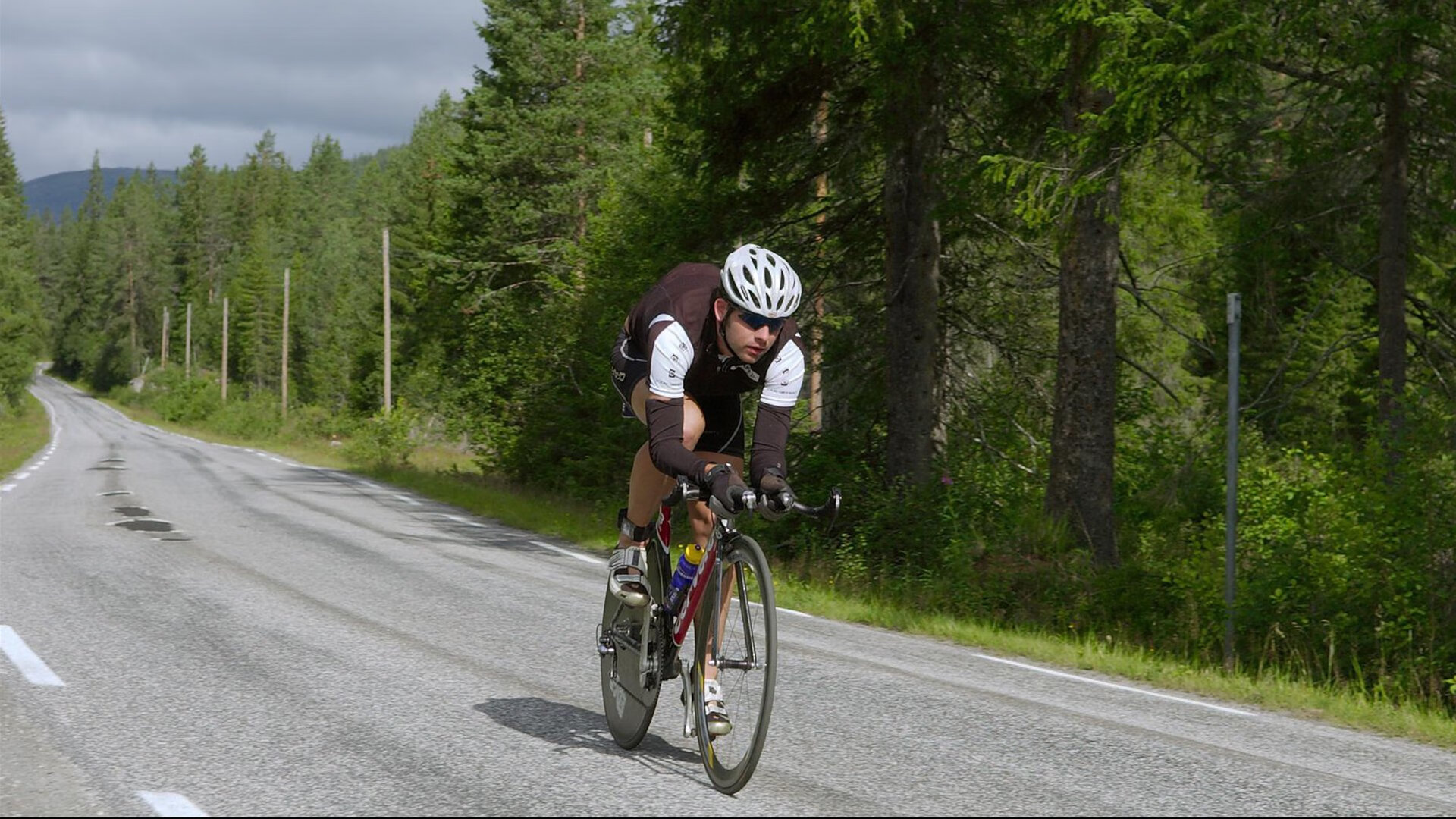 世界杯十六强：阿根廷2比1澳大利亚 裁判连判两队点球尺度统一